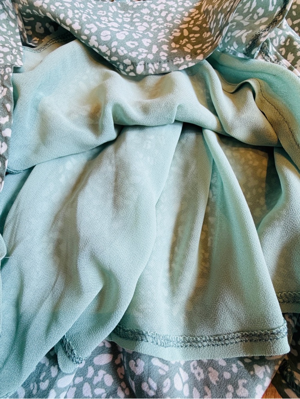 Princess Polly Women’s Pale Green Pattern Flowy Cierra Mid Sleeve Romper Size 4 - Picture 8 of 12